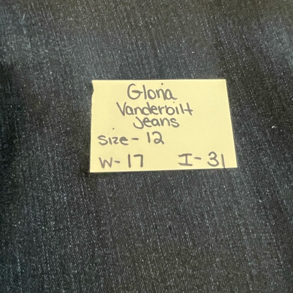 Gloria Vanderbilt Jean - Picture 3 of 6